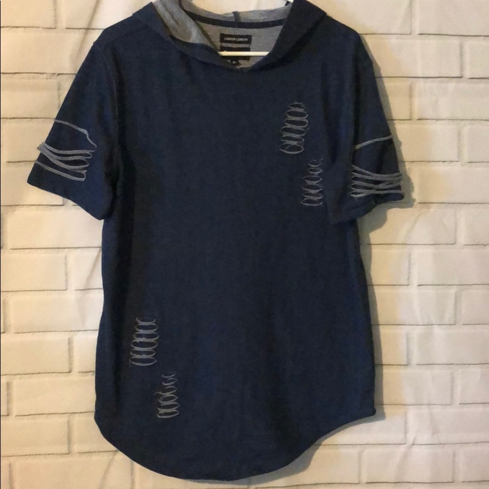 Carbon distressed top.  Men’s size S. EUC